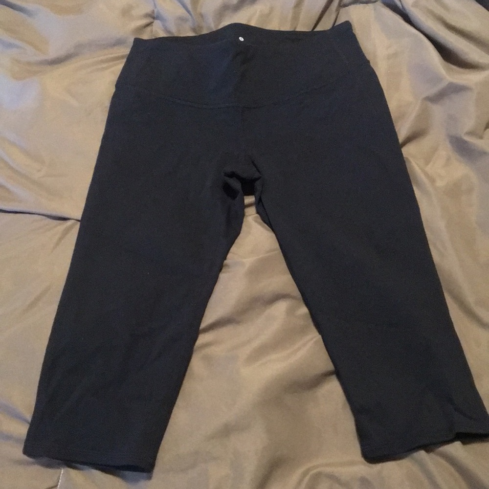 Athleta Black Capri